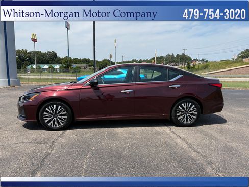 Used 2025 Nissan Altima 2.5 SV FWD image 8
