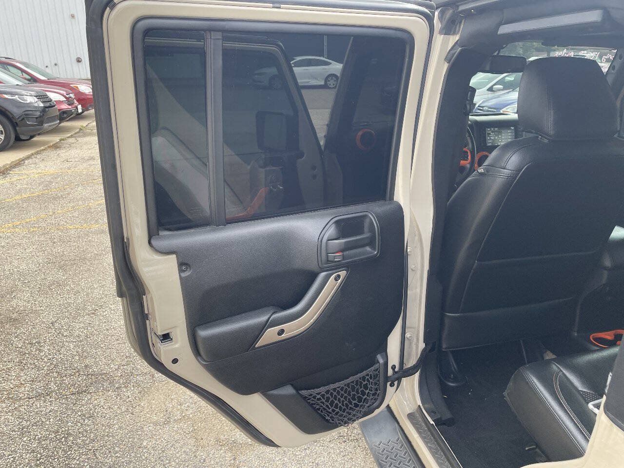 Used 2016 Jeep Wrangler Unlimited Sahara AWD/4WD image 23