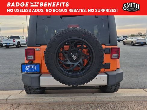 Used 2012 Jeep Wrangler Unlimited Sahara w/ Connectivity Group AWD/4WD image 5