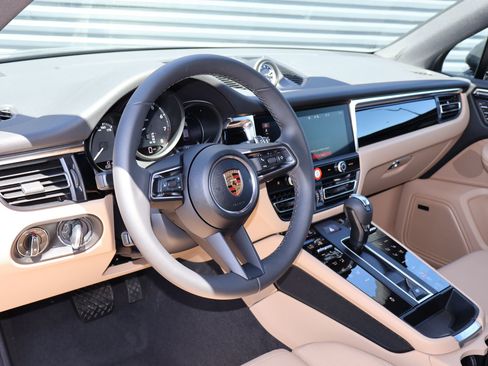 New 2026 Porsche Macan AWD/4WD image 4