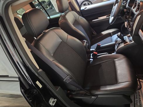 Used 2017 Jeep Compass Latitude AWD/4WD image 23