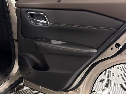 Used 2023 Nissan Rogue Platinum w/ Platinum Premium Package image 30