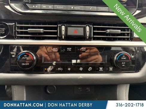 Used 2025 Nissan Pathfinder SV FWD image 8