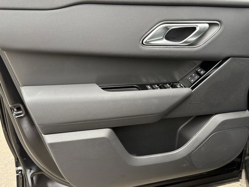 Used 2025 Land Rover Range Rover Velar Dynamic SE image 13