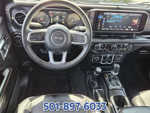 Used 2024 Jeep Wrangler Unlimited Sahara AWD/4WD image 11