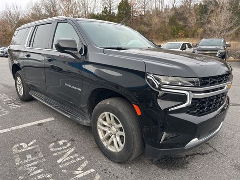 Used 2023 Chevrolet Suburban LS image 3
