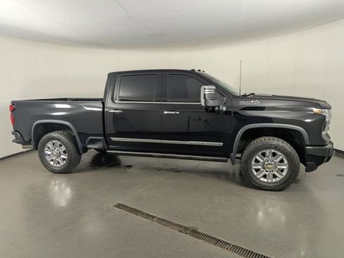 Used 2024 Chevrolet Silverado 2500 High Country w/ High Country Premium Package image 9