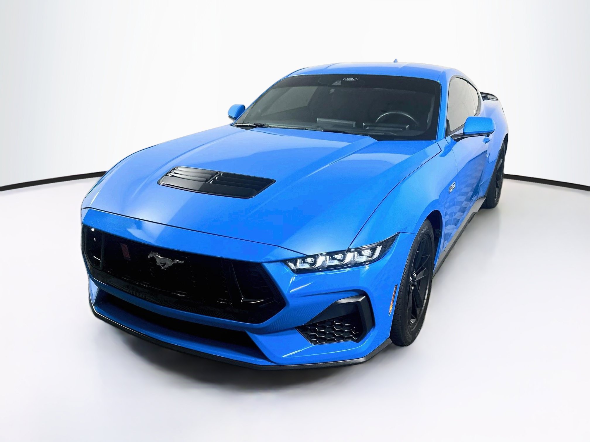 Used 2024 Ford Mustang GT RWD image 3