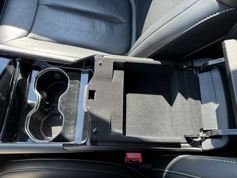 Used 2023 Jeep Grand Cherokee Limited image 32