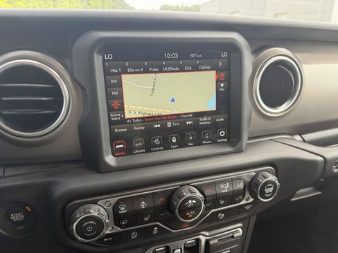 Used 2020 Jeep Gladiator Rubicon AWD/4WD image 11