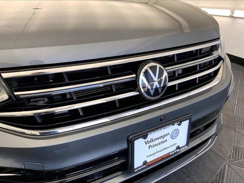 Used 2024 Volkswagen Tiguan SEL R-Line image 30