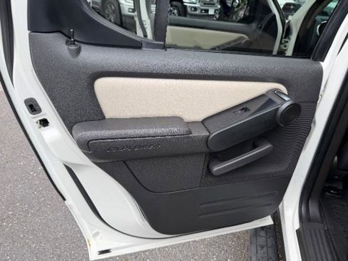 Used 2009 Ford Explorer Sport Trac Limited image 31