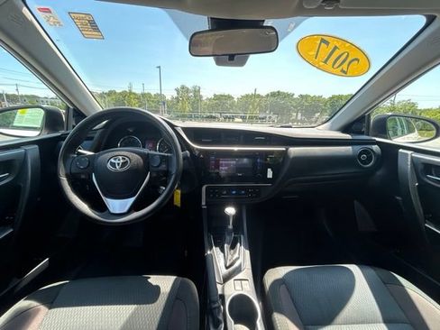 Used 2017 Toyota Corolla LE FWD image 17