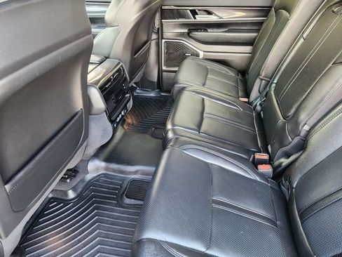 Used 2024 Jeep Wagoneer 4WD w/ Convenience Group I image 30