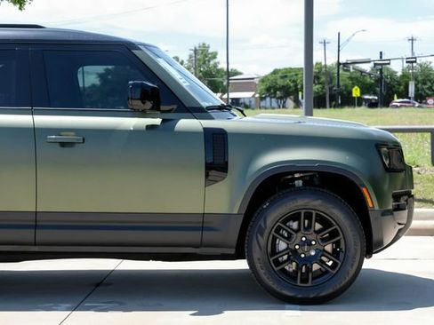 New 2026 Land Rover Defender 110 S AWD/4WD image 9