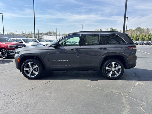 New 2026 Jeep Grand Cherokee Limited w/ Luxury Tech Group II AWD/4WD image 4