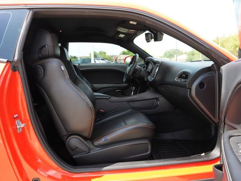 Used 2016 Dodge Challenger SRT Hellcat image 24