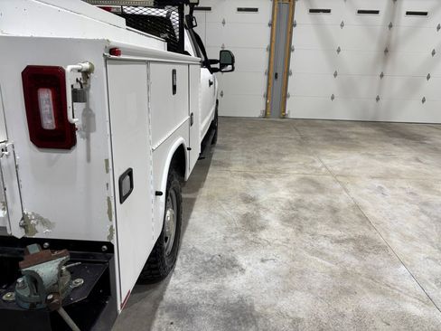 Used 2019 Ford F250 XL w/ Power Equipment Group image 10