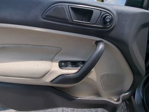 Used 2017 Ford Fiesta SE FWD image 11