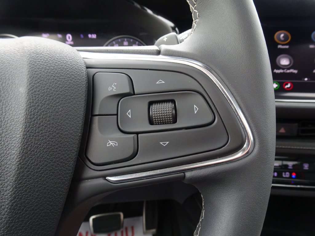 Used 2023 Buick Envision Essence w/ Sport Touring Package FWD image 22