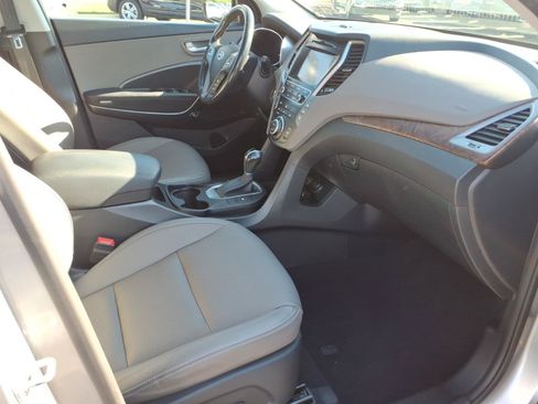 Used 2017 Hyundai Santa Fe SE w/ SE Premium Package 02 AWD/4WD image 28