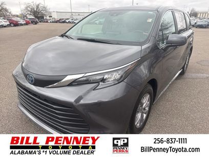 Used 2025 Toyota Sienna LE