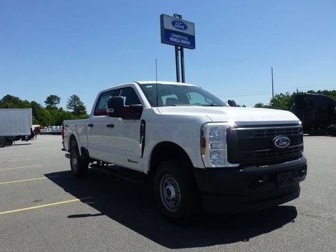New 2026 Ford F250 XL w/ XL Driver Assist Package AWD/4WD image 4