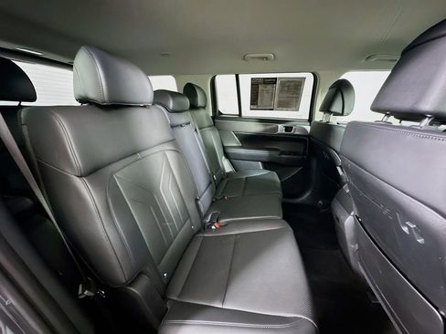 Used 2025 Hyundai Santa Fe SEL FWD image 11