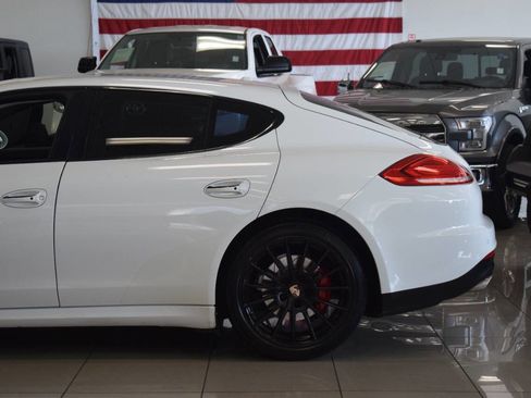 Used 2014 Porsche Panamera 4 image 17