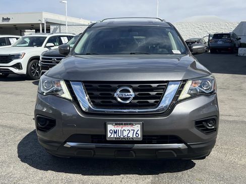 Used 2019 Nissan Pathfinder S image 4