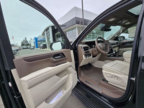 New 2026 GMC Yukon XL Denali w/ Denali Reserve Package image 21