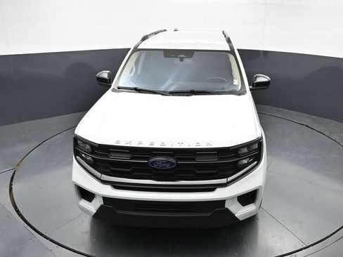 Used 2025 Ford Expedition Active AWD/4WD image 45