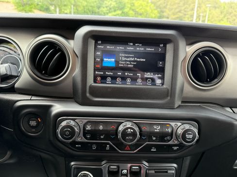 Used 2021 Jeep Gladiator Sport AWD/4WD image 17
