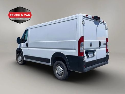 Used 2025 RAM ProMaster 2500 w/ Convenience Group FWD image 4