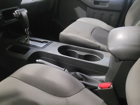 Used 2015 Nissan Xterra S image 26