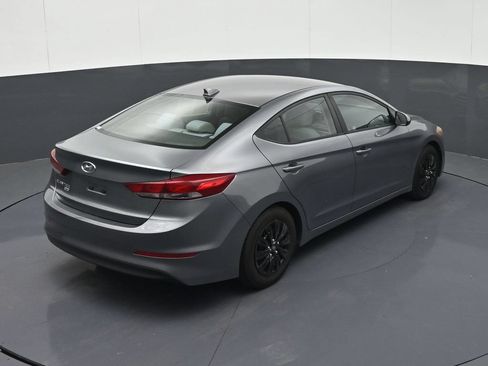 Used 2017 Hyundai Elantra SE FWD image 25