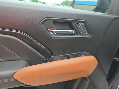 Used 2023 GMC Canyon AT4 w/ AT4 Premium Package AWD/4WD image 13