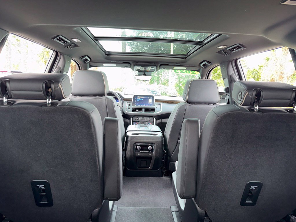 Used 2023 Chevrolet Tahoe Premier w/ Premium Package 2 AWD/4WD image 26