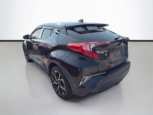 Used 2019 Toyota C-HR XLE FWD image 5