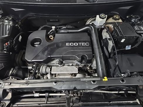 Used 2018 Chevrolet Equinox LT image 12