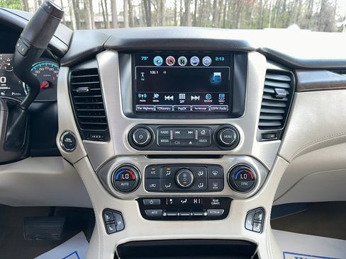 Used 2019 GMC Yukon XL Denali w/ Denali Ultimate Package AWD/4WD image 19