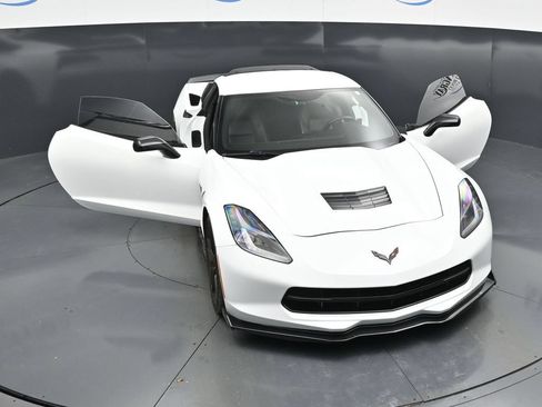 Used 2019 Chevrolet Corvette Stingray Coupe w/ Carbon Flash Badge Package RWD image 34