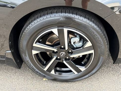 Certified 2025 Nissan Sentra SV w/ All-Weather Package FWD image 7