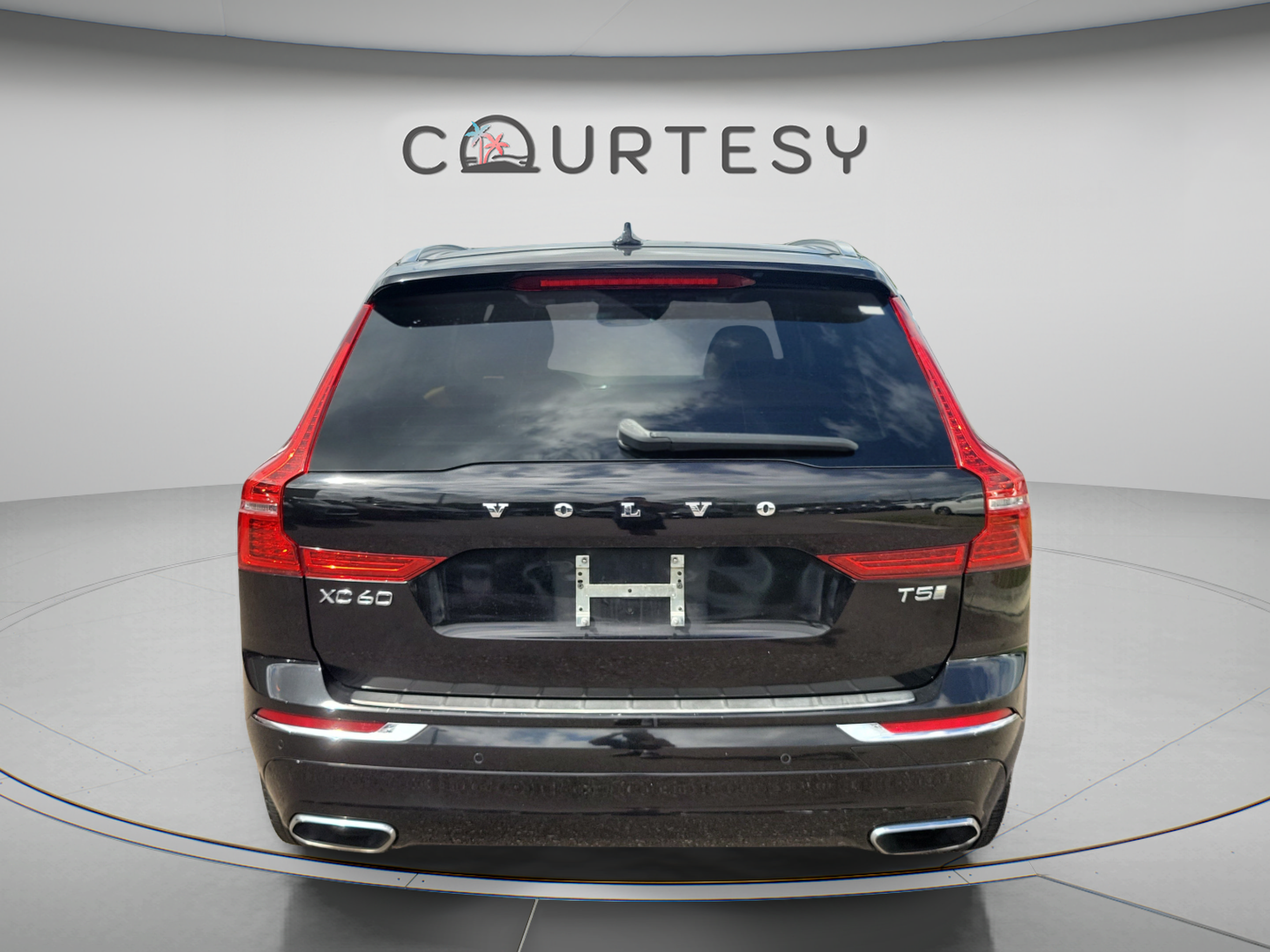 Used 2020 Volvo XC60 T5 Inscription w/ Protection Package Premier FWD image 4