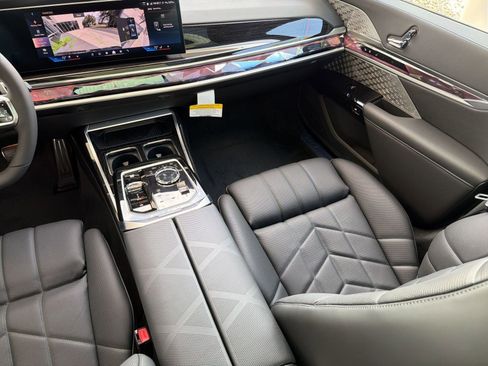 New 2026 BMW 740i xDrive w/ Executive Package AWD/4WD image 28