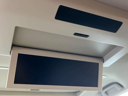 Used 2017 Toyota Sienna XLE Premium image 16