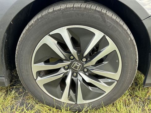 Used 2018 Honda Accord EX-L image 9