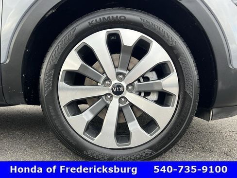 Used 2020 Kia Telluride S w/ S 8 Passenger Seating Package AWD/4WD image 10