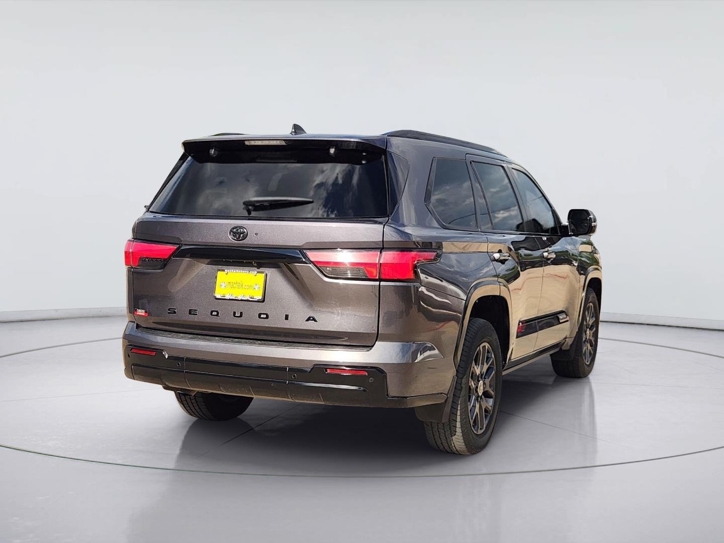 Used 2024 Toyota Sequoia Platinum AWD/4WD image 7