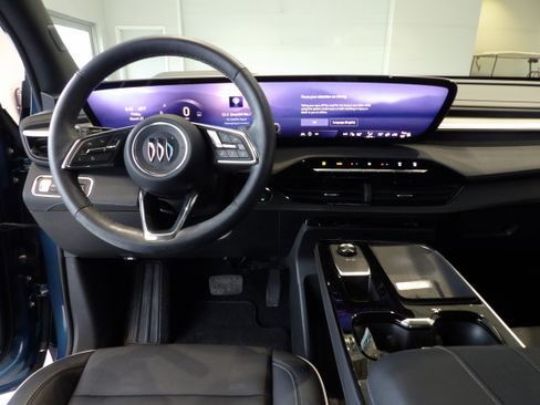 Used 2025 Buick Enclave Preferred image 14